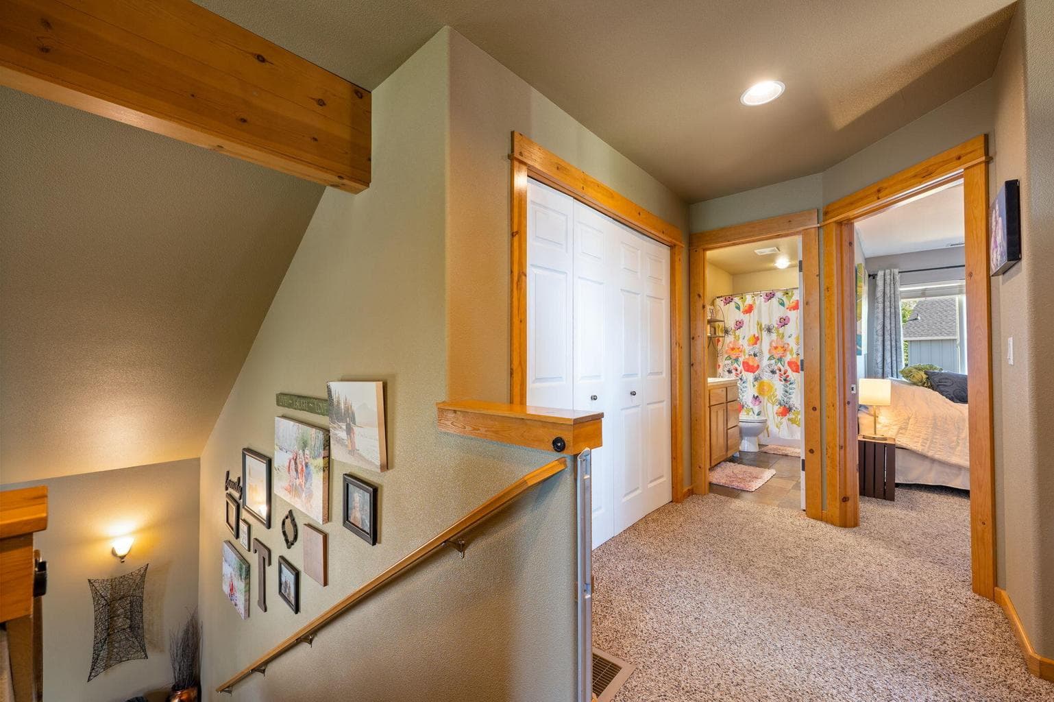 Photo of 2910 NW Canyon Drive 22 of 43