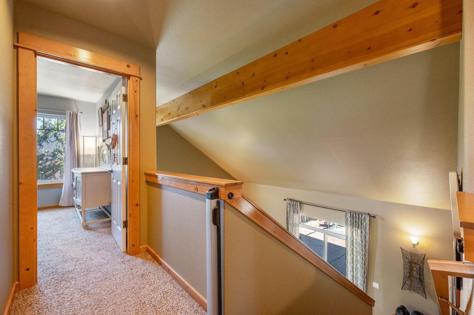 Photo of 2910 NW Canyon Drive 30 of 43