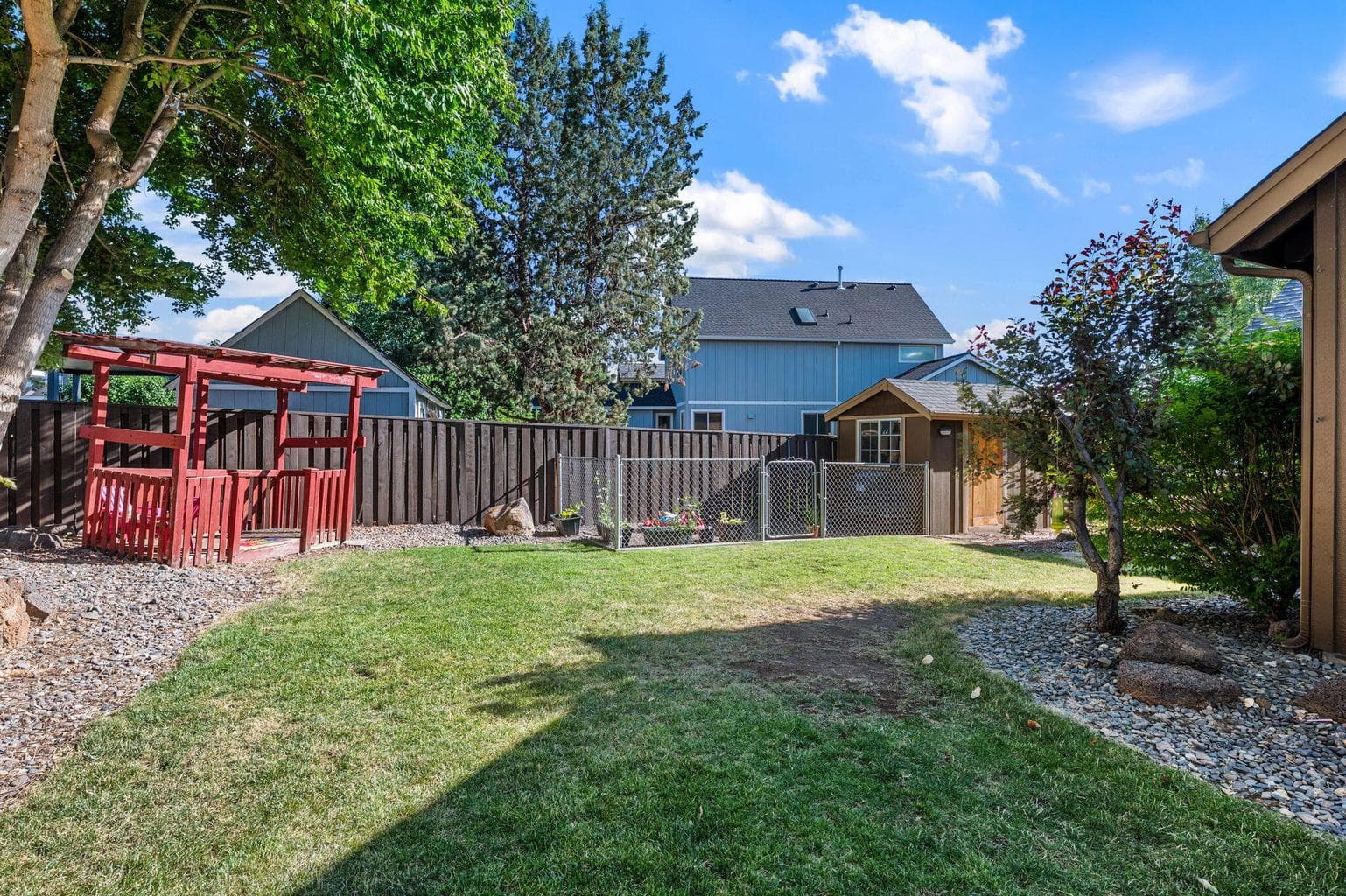 Photo of 2910 NW Canyon Drive 37 of 43