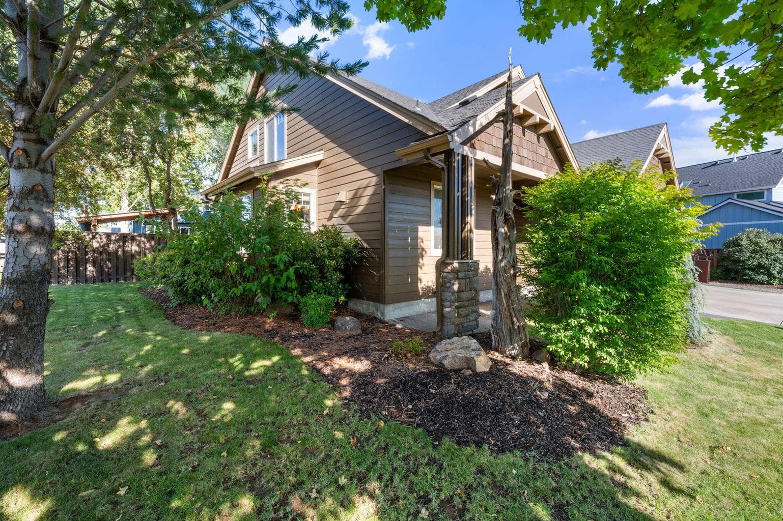 Photo of 2910 NW Canyon Drive 41 of 43
