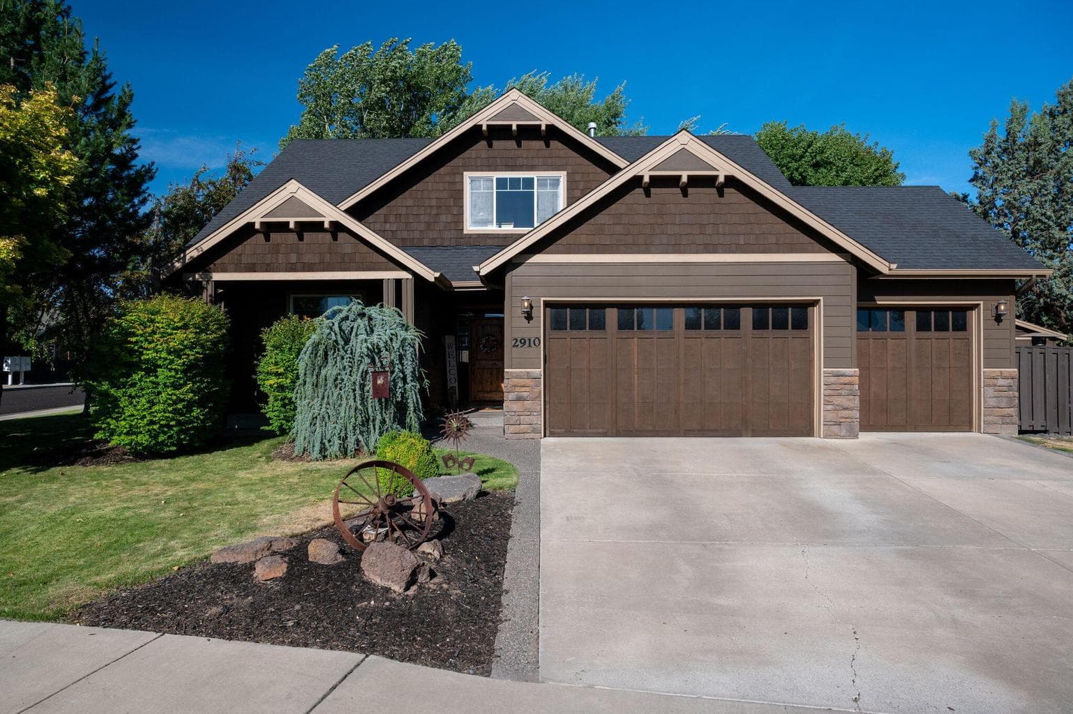 Photo of 2910 NW Canyon Drive 43 of 43