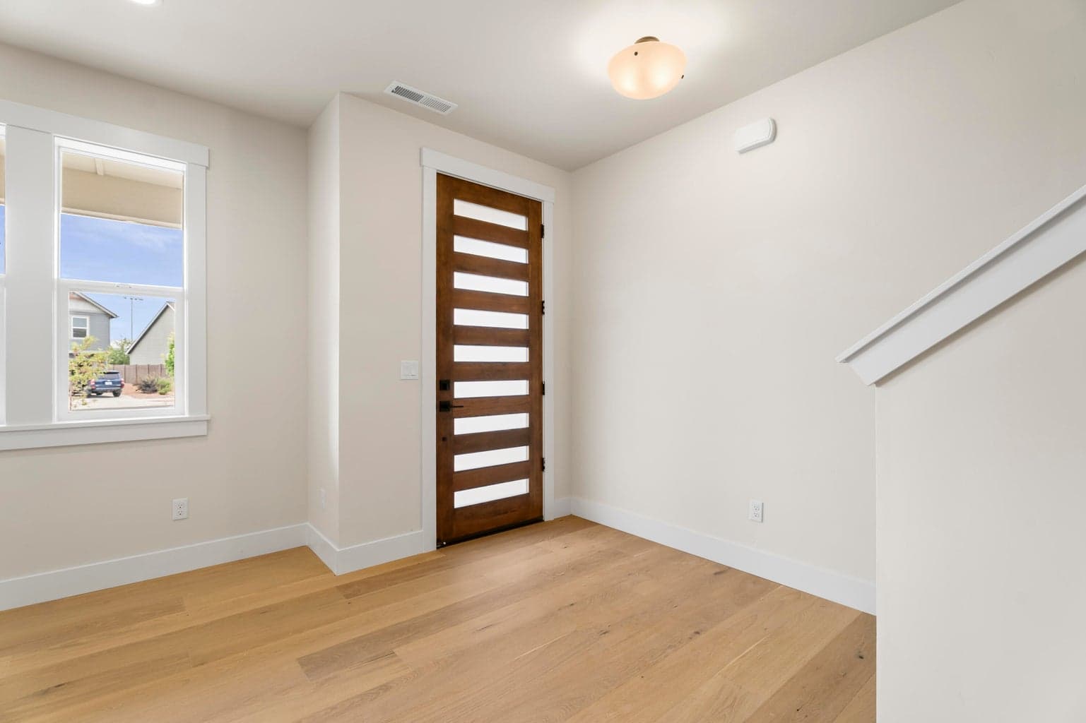 Photo of 3989 SW Coyote Avenue 11 of 24