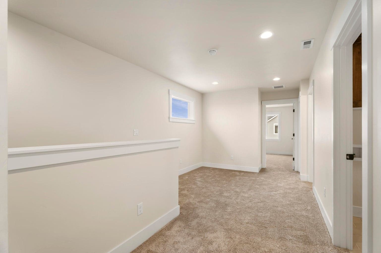 Photo of 3989 SW Coyote Avenue 15 of 24