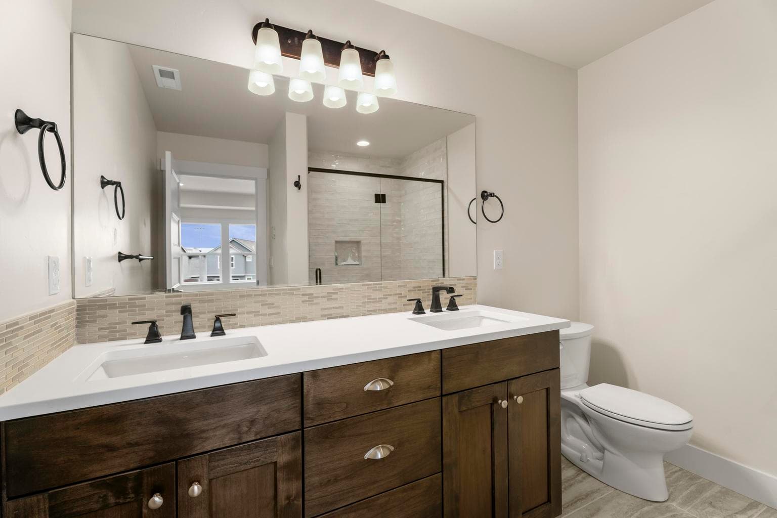 Photo of 3989 SW Coyote Avenue 17 of 24
