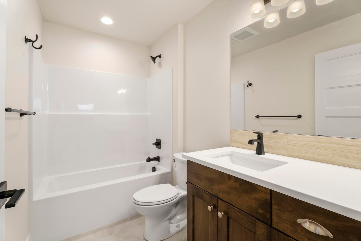 Photo of 3989 SW Coyote Avenue 20 of 24