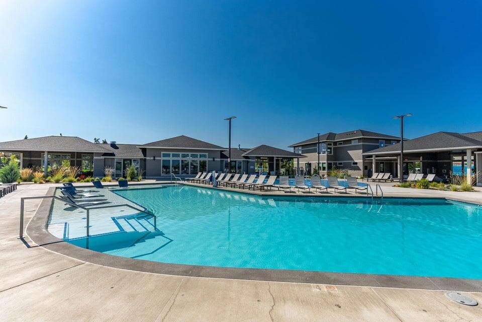 community pool plus enjoy separate large hot tub and splash pool
