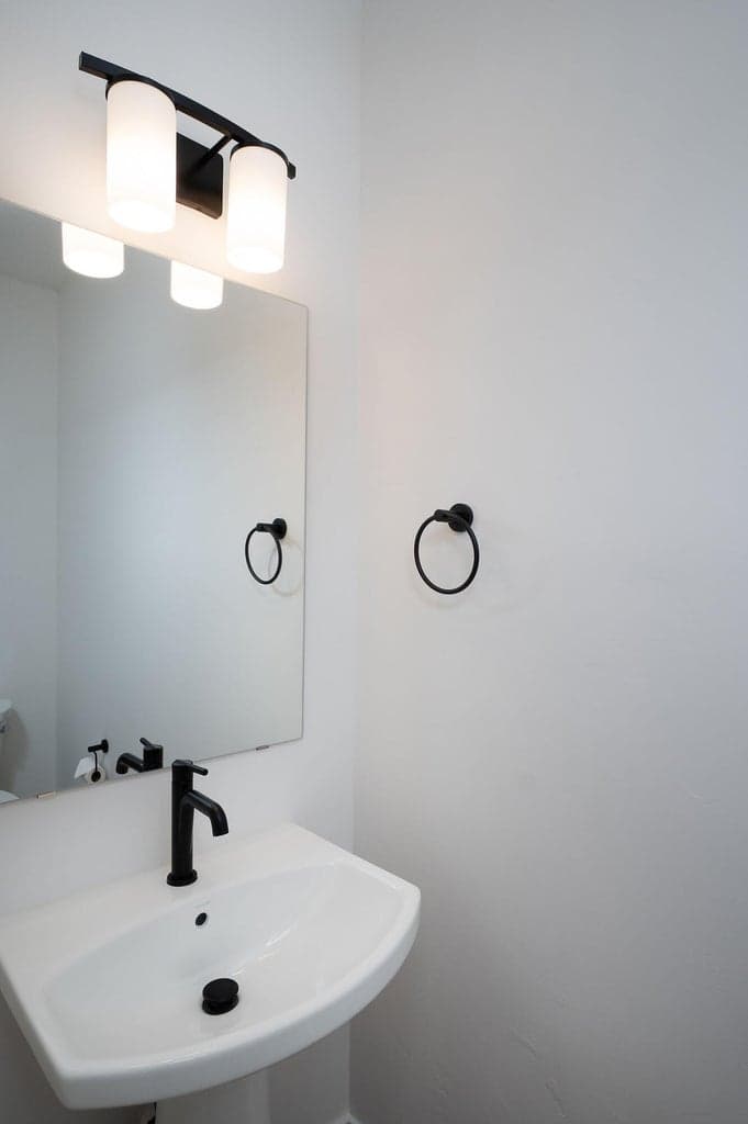 !/2 bath