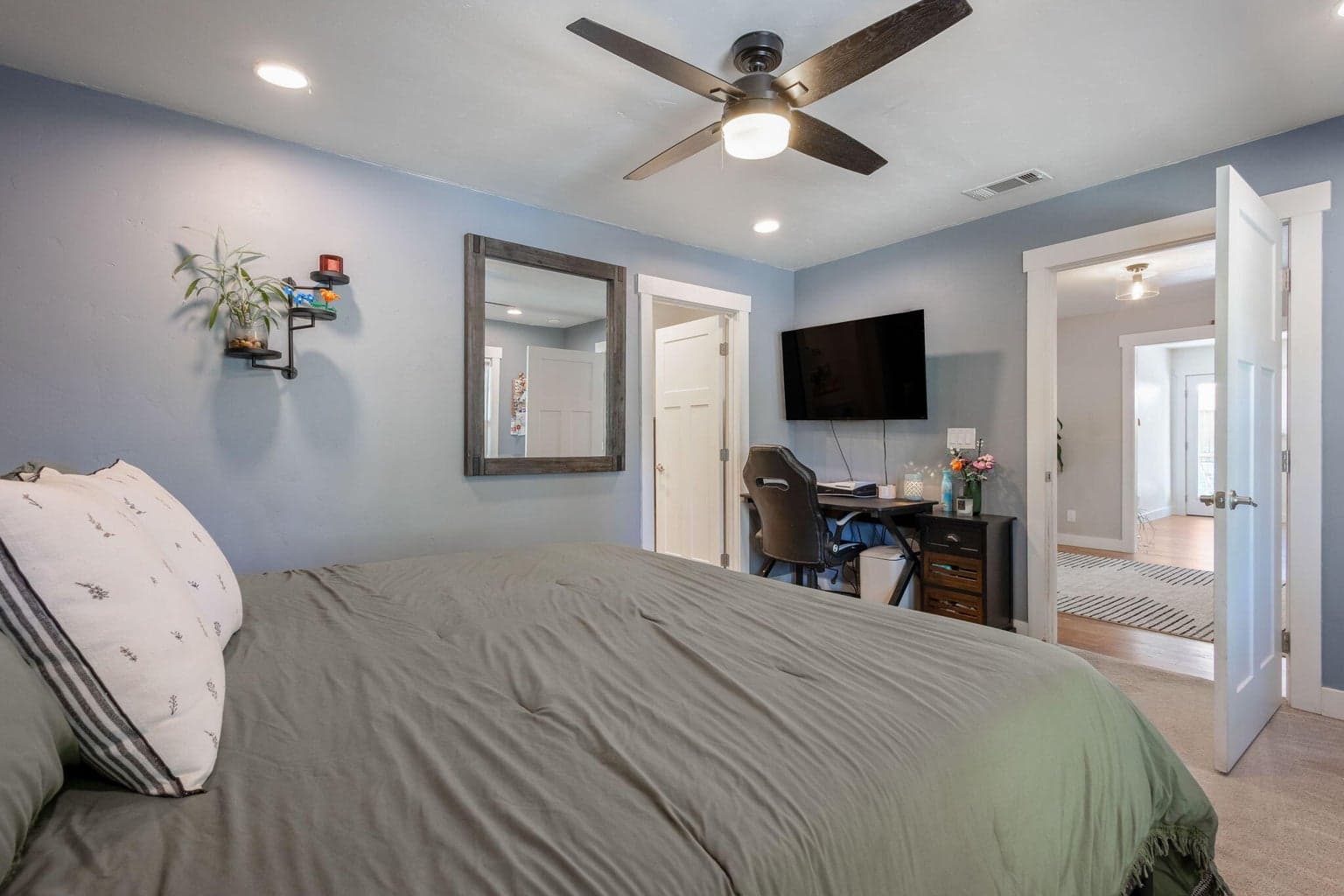 Photo of 1031 NE Penn Avenue 26 of 52