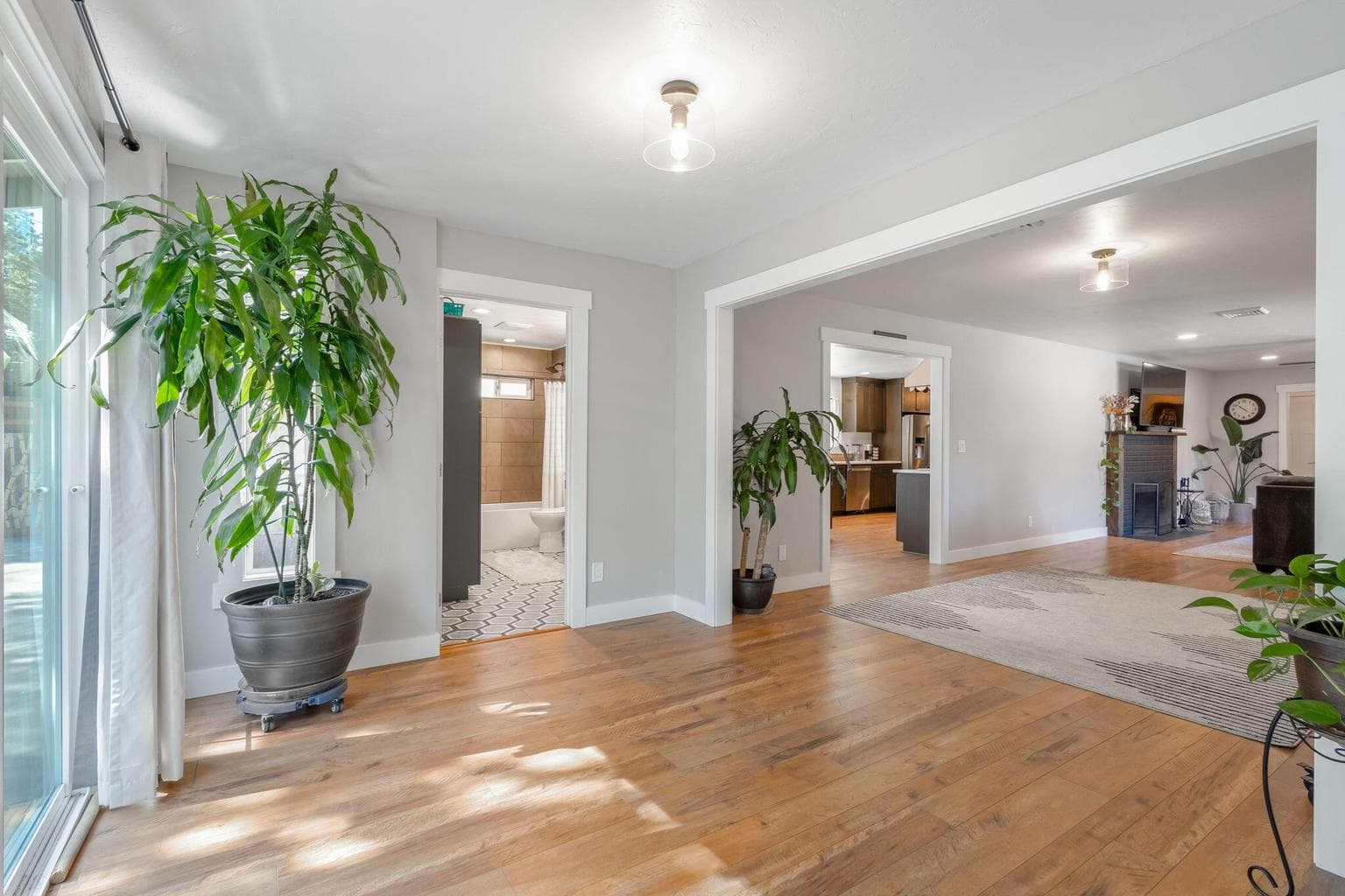 Photo of 1031 NE Penn Avenue 27 of 52