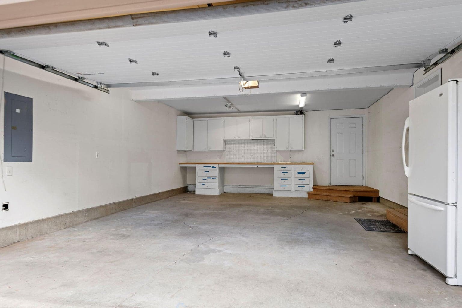 Photo of 59736 Navajo Road 19 of 34