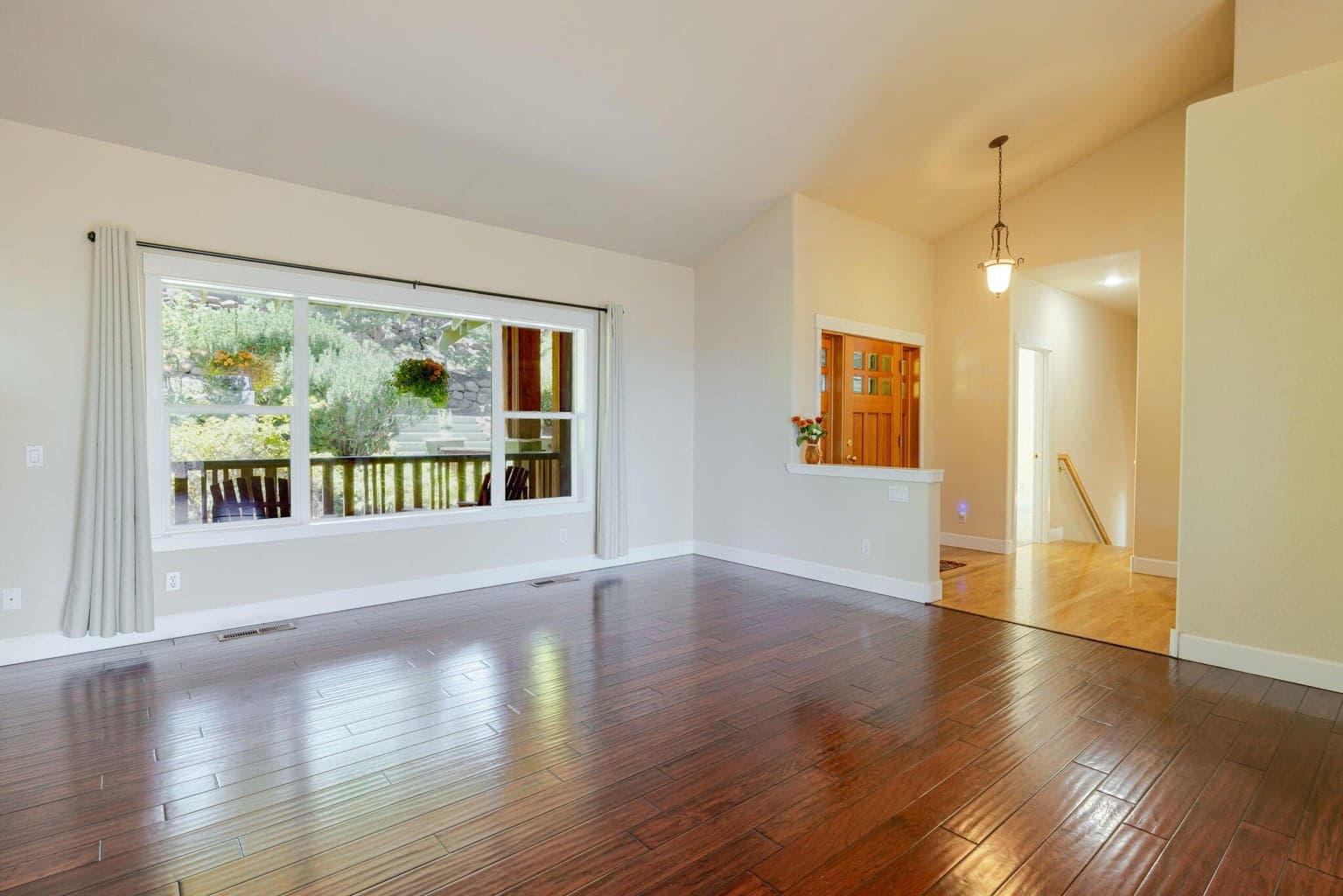 Photo of 3138 NW Colonial Drive 10 of 46