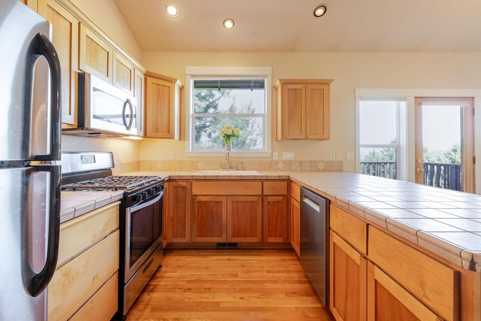 Photo of 3138 NW Colonial Drive 17 of 46