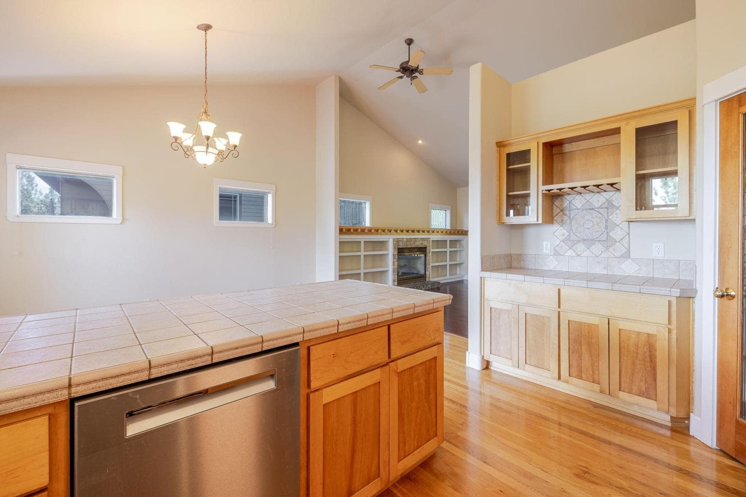 Photo of 3138 NW Colonial Drive 19 of 46