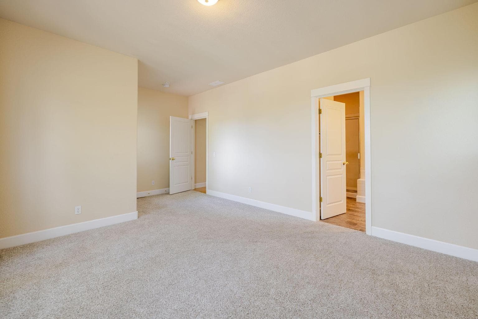 Photo of 3138 NW Colonial Drive 27 of 46