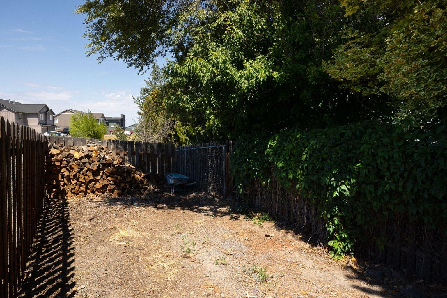 Photo of 2636 SW Mariposa Loop 20 of 36