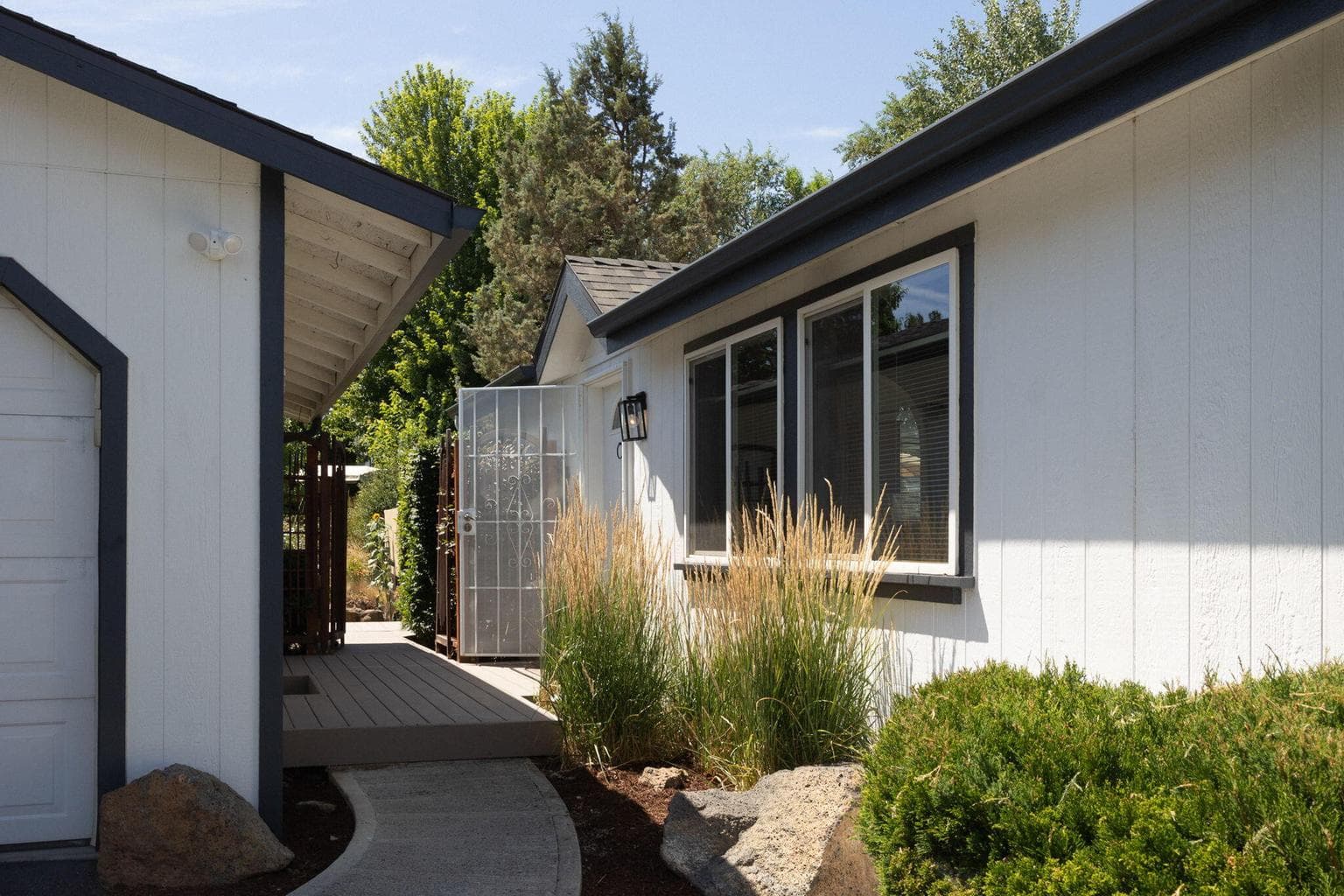 Photo of 2636 Mariposa 2 of 36