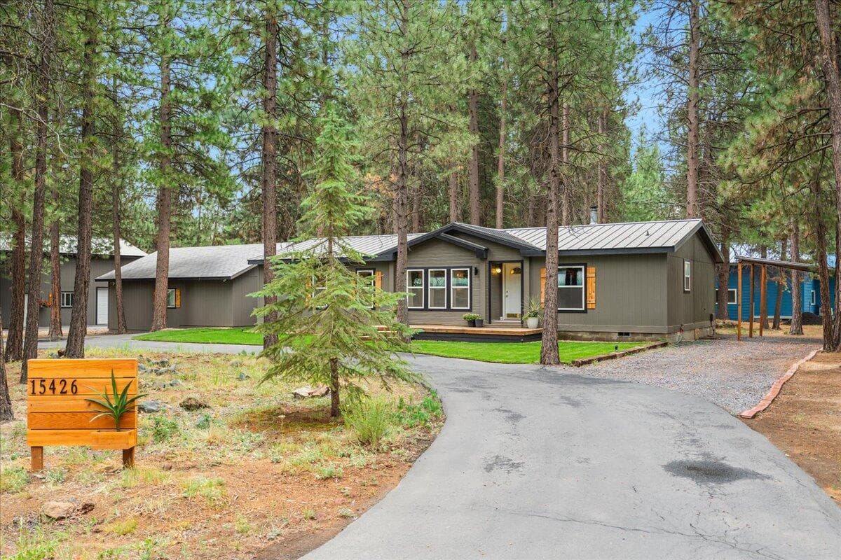 Photo of 15426 Ponderosa Way 1 of 33