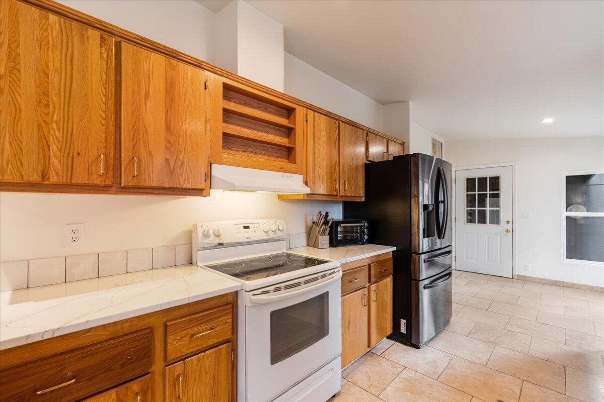 Photo of 15426 Ponderosa Way 10 of 33