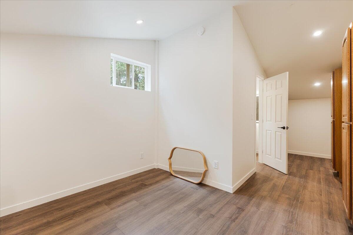 Photo of 15426 Ponderosa Way 26 of 33
