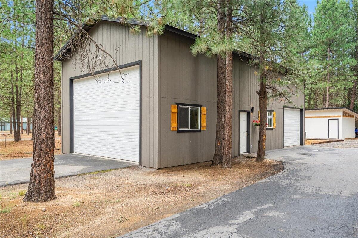 Photo of 15426 Ponderosa Way 31 of 33
