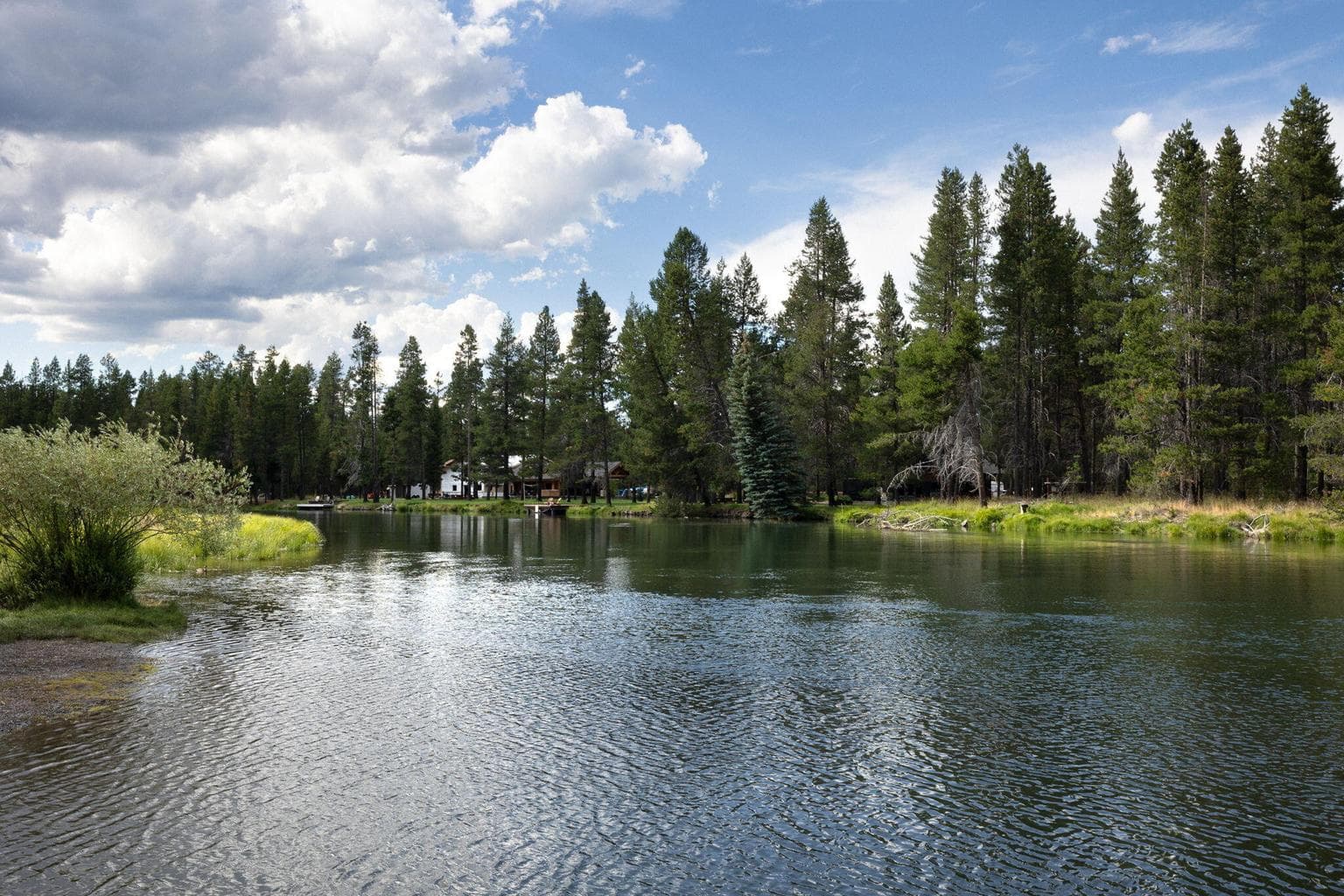 prive community river access