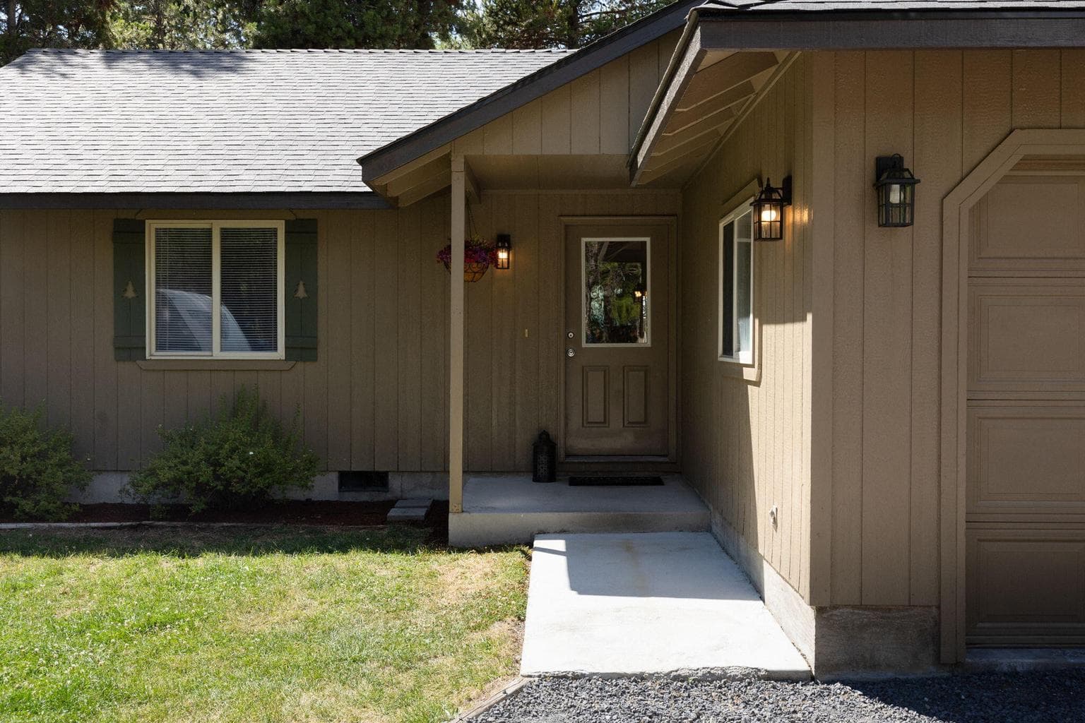 Photo of 55853 Osprey Road 44 of 44