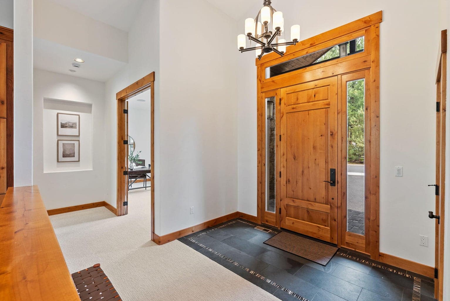 Photo of 2679 Niagara 4 of 50