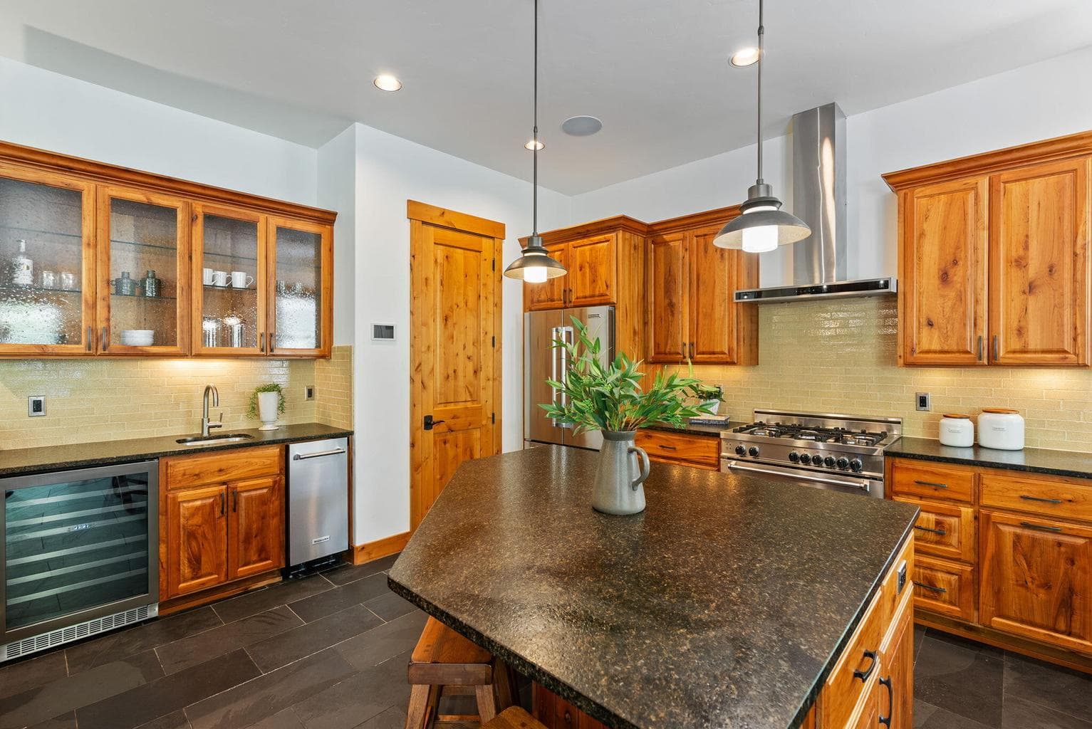Photo of 2679 Niagara Court 11 of 50