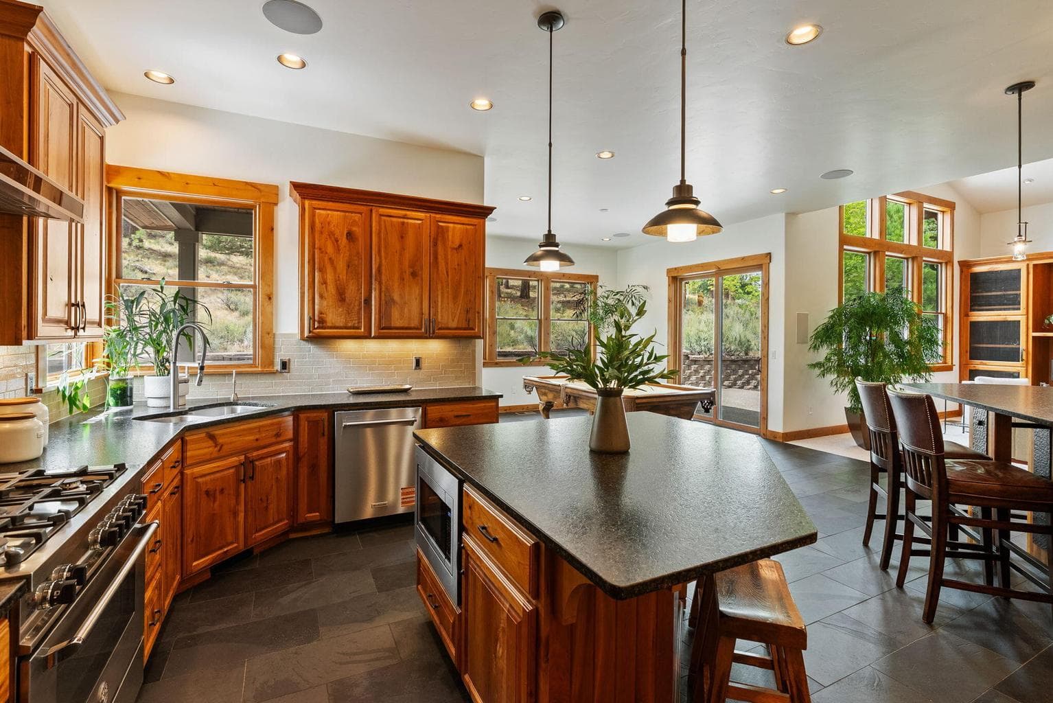Photo of 2679 Niagara Court 13 of 50