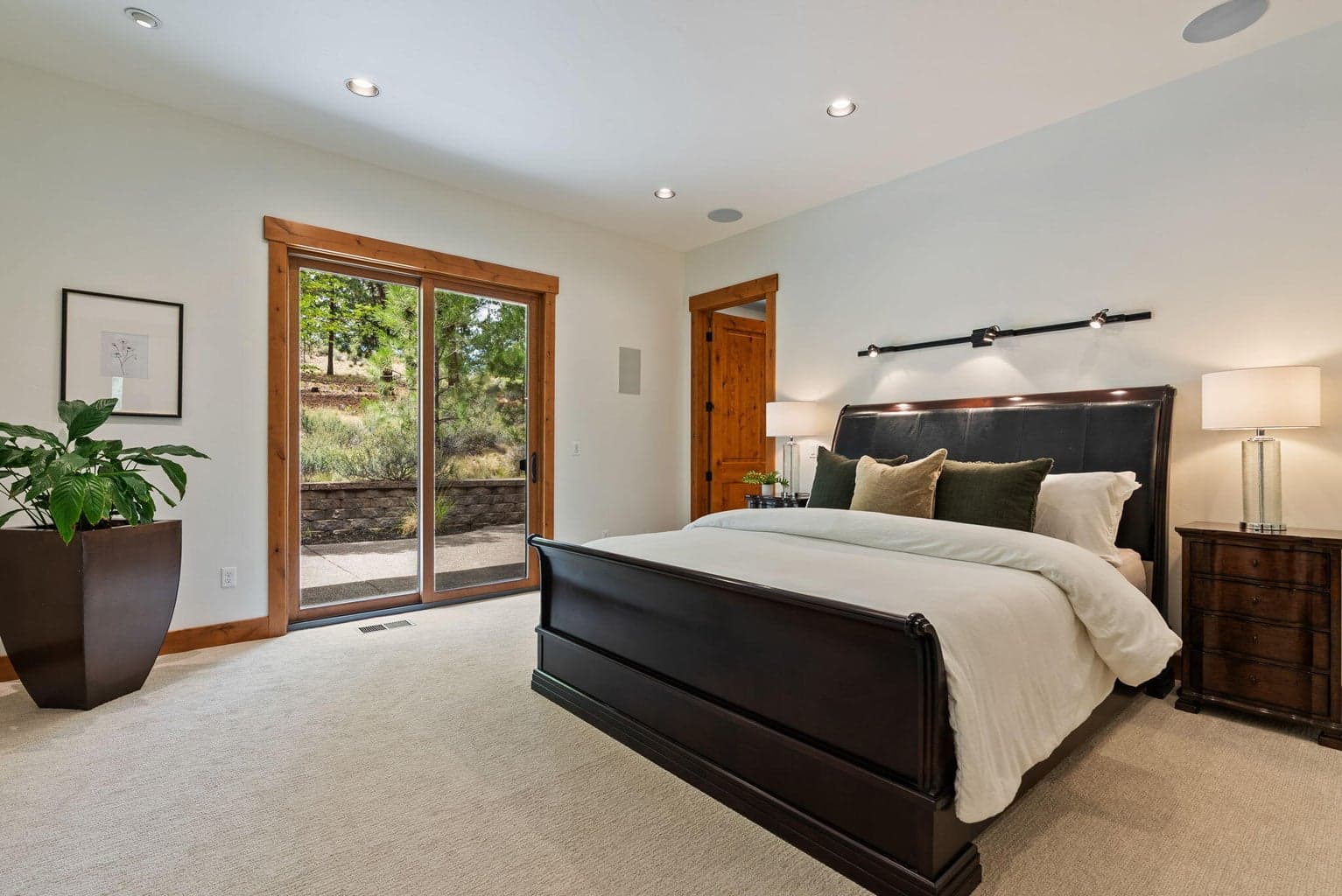 Main level Primary suite