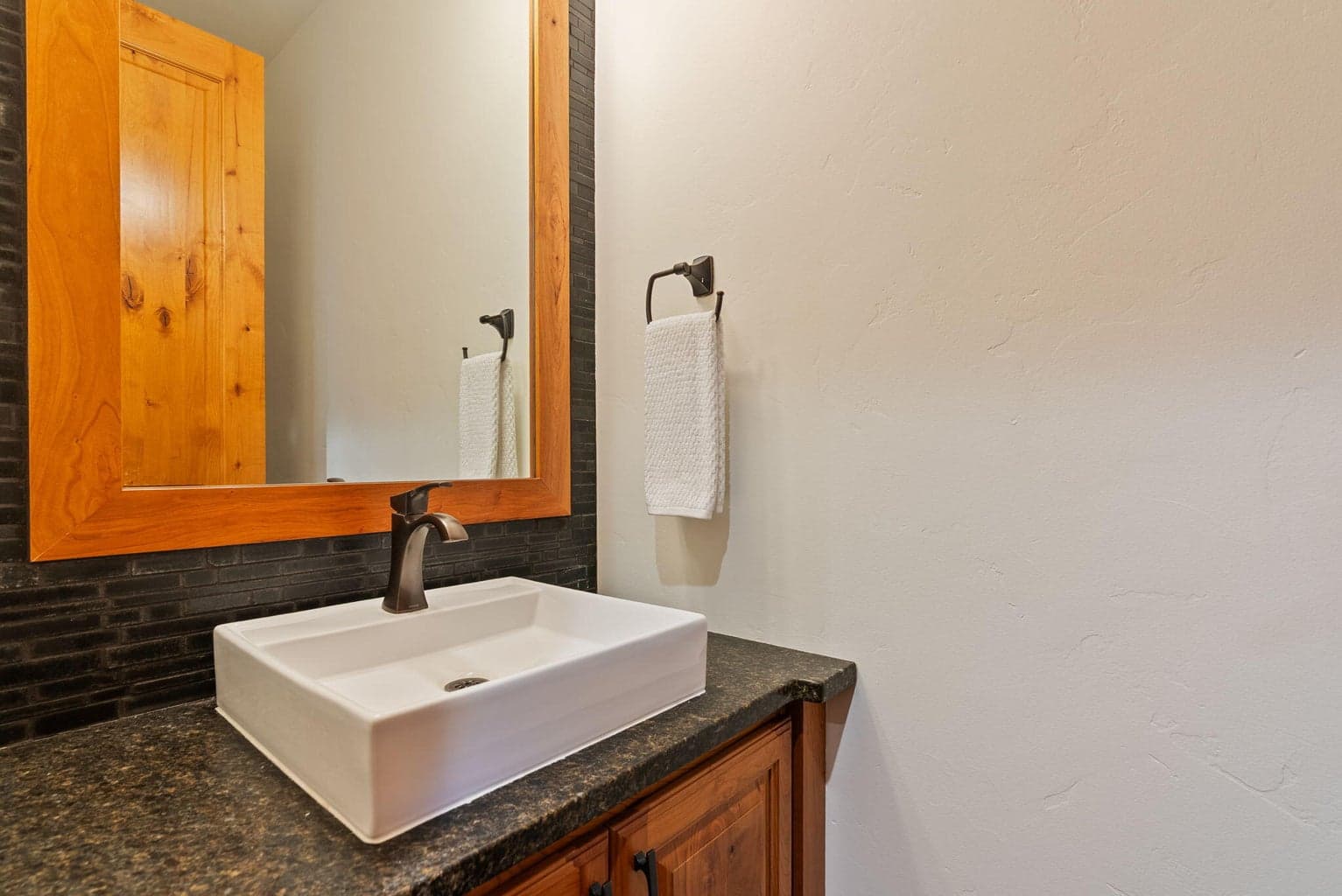 Powder bath