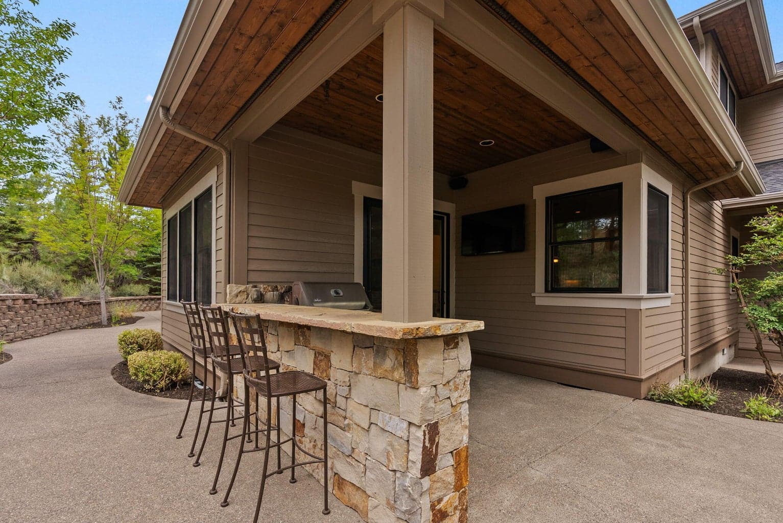 Outdoor entertainment area