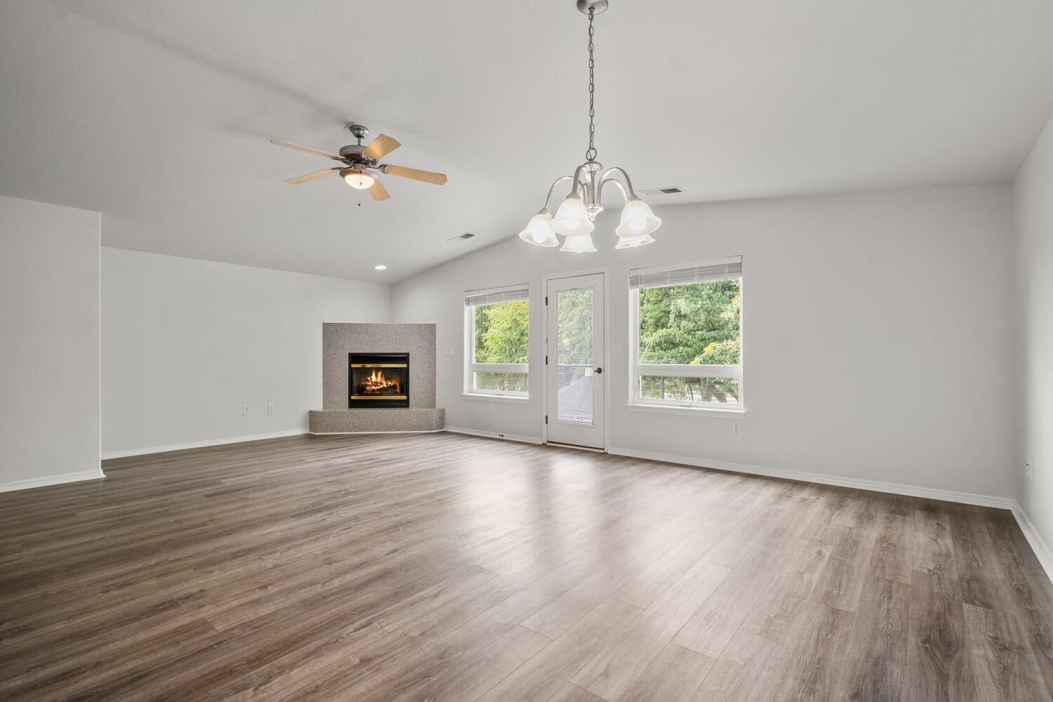 Photo of 438 NW 19th Street 6 of 28