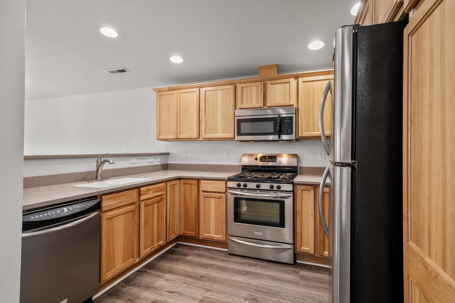 Photo of 438 NW 19th Street 10 of 28