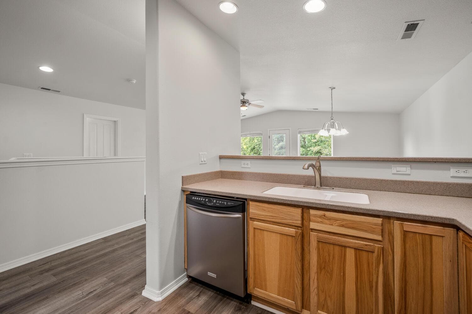 Photo of 438 NW 19th Street 12 of 28