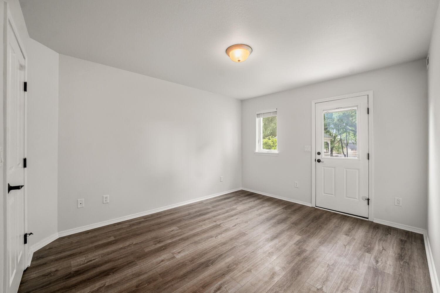 Photo of 438 NW 19th Street 14 of 28