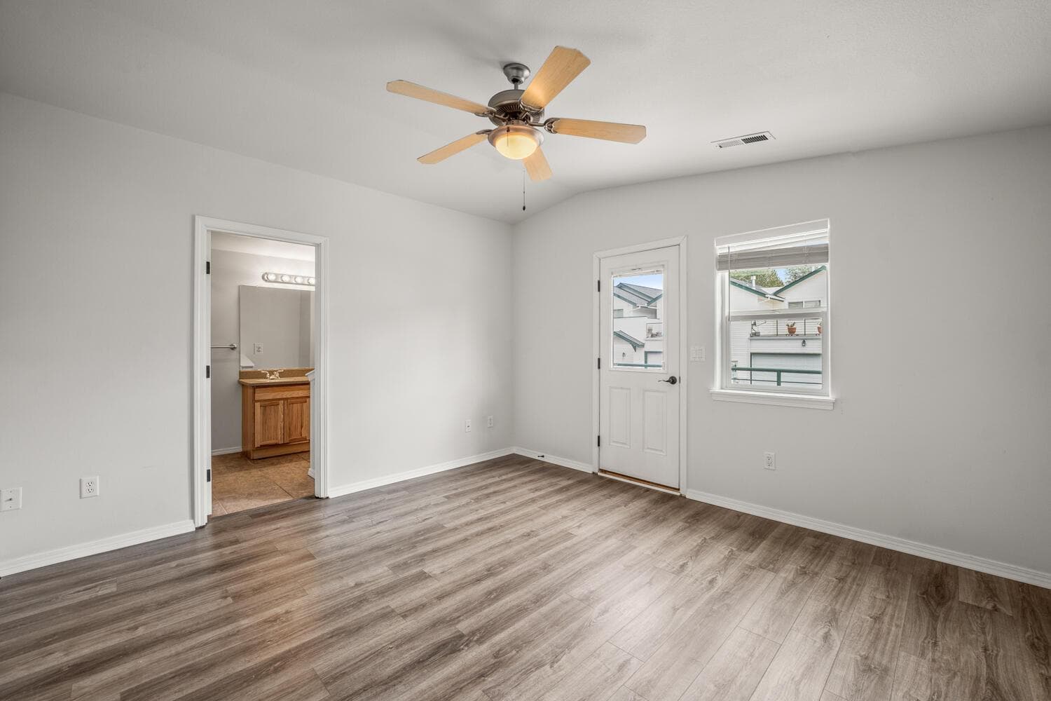 Photo of 438 NW 19th Street 19 of 28