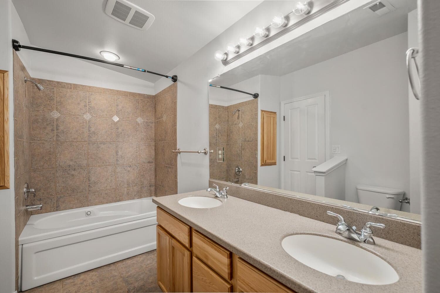 Photo of 438 NW 19th Street 20 of 28