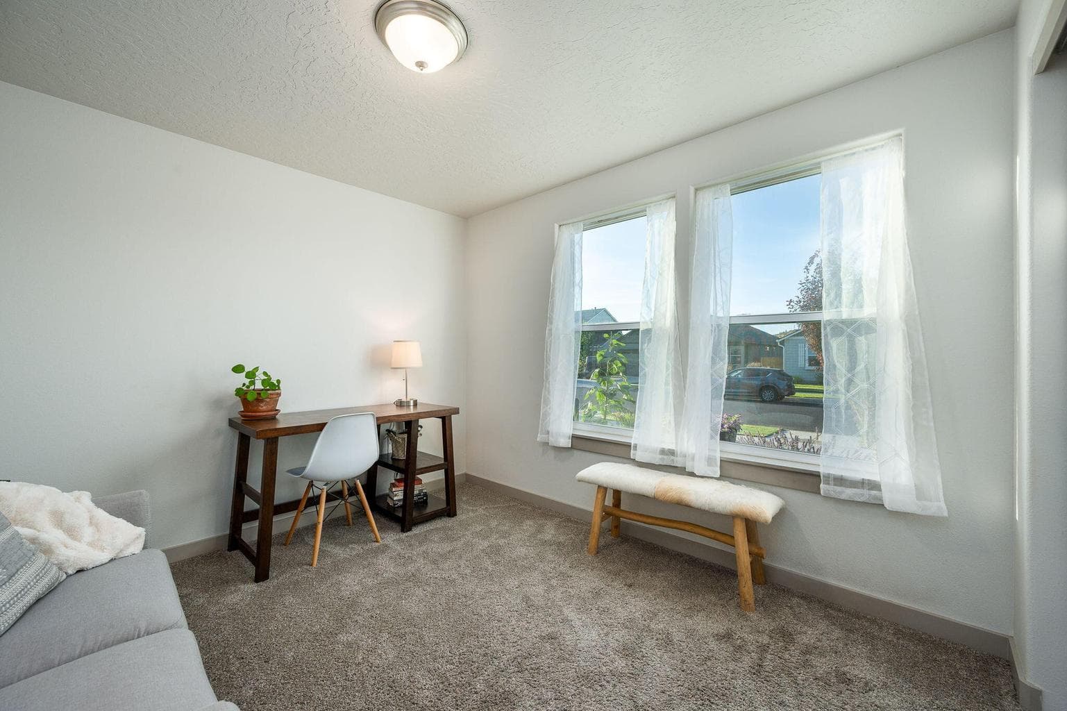 Photo of 932 NW Teak Court 17 of 33