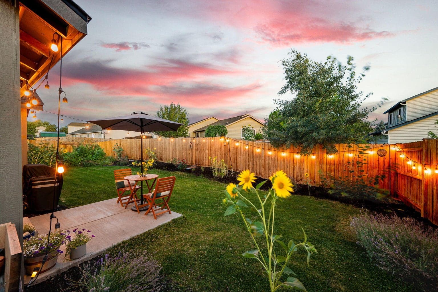 Photo of 932 NW Teak Court 27 of 33