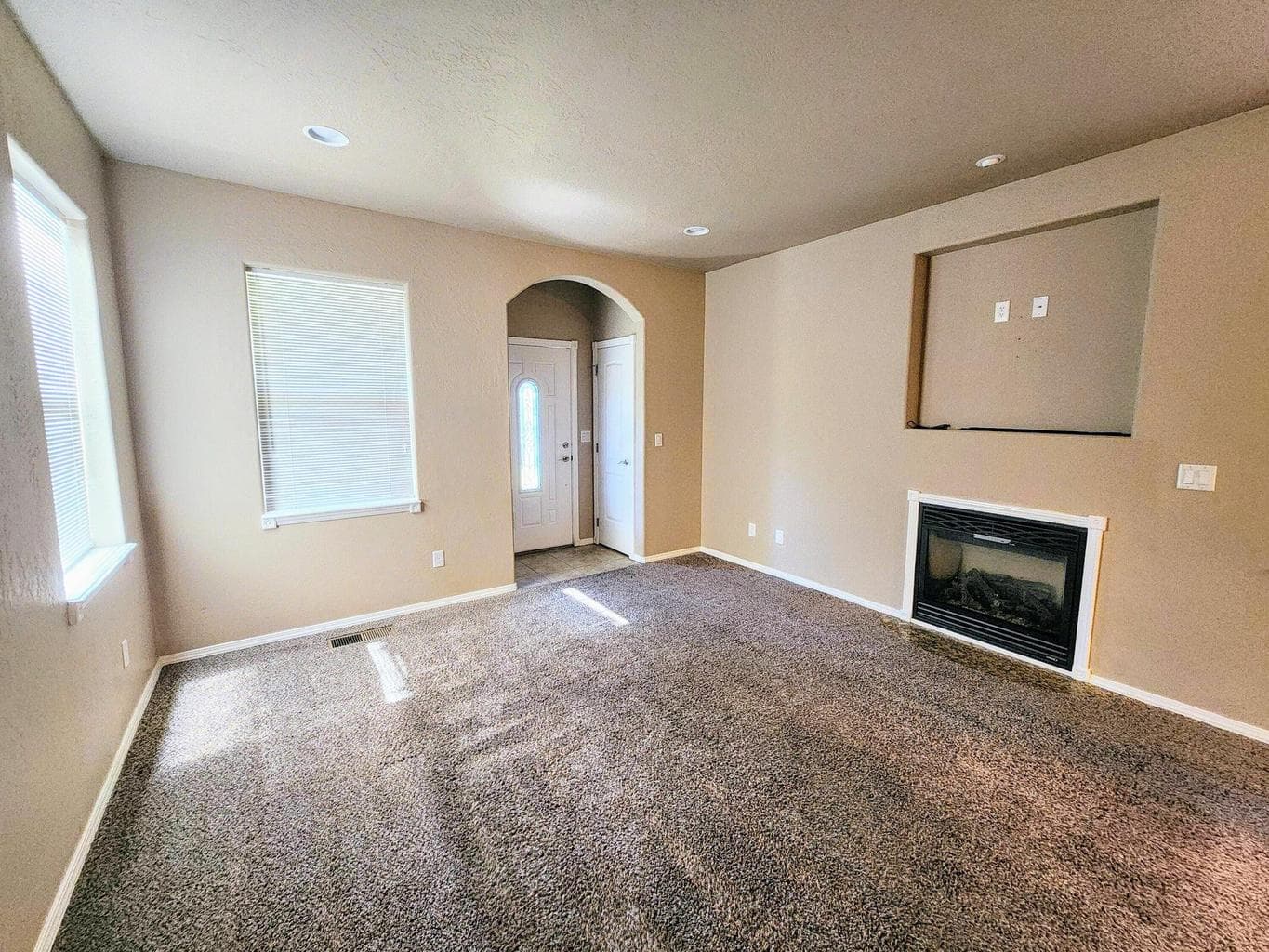 Photo of 871 Marshall 5 of 41