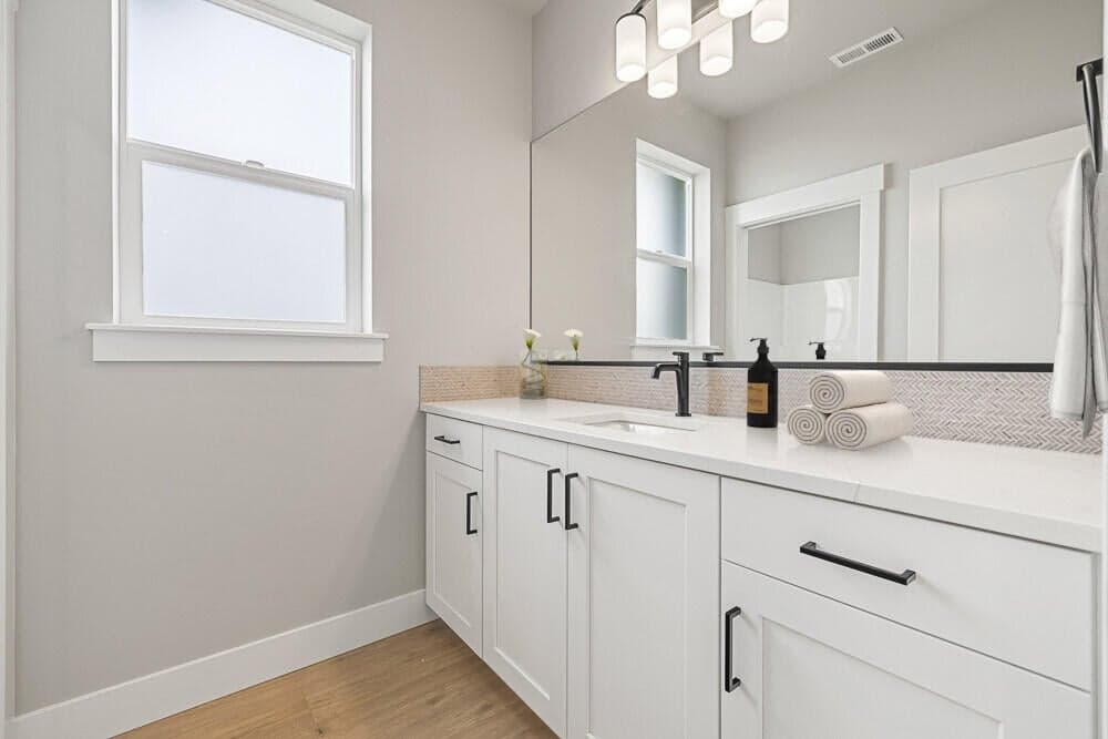 Bath 1. Images of like kind room and have been virtually staged. colors may vary.