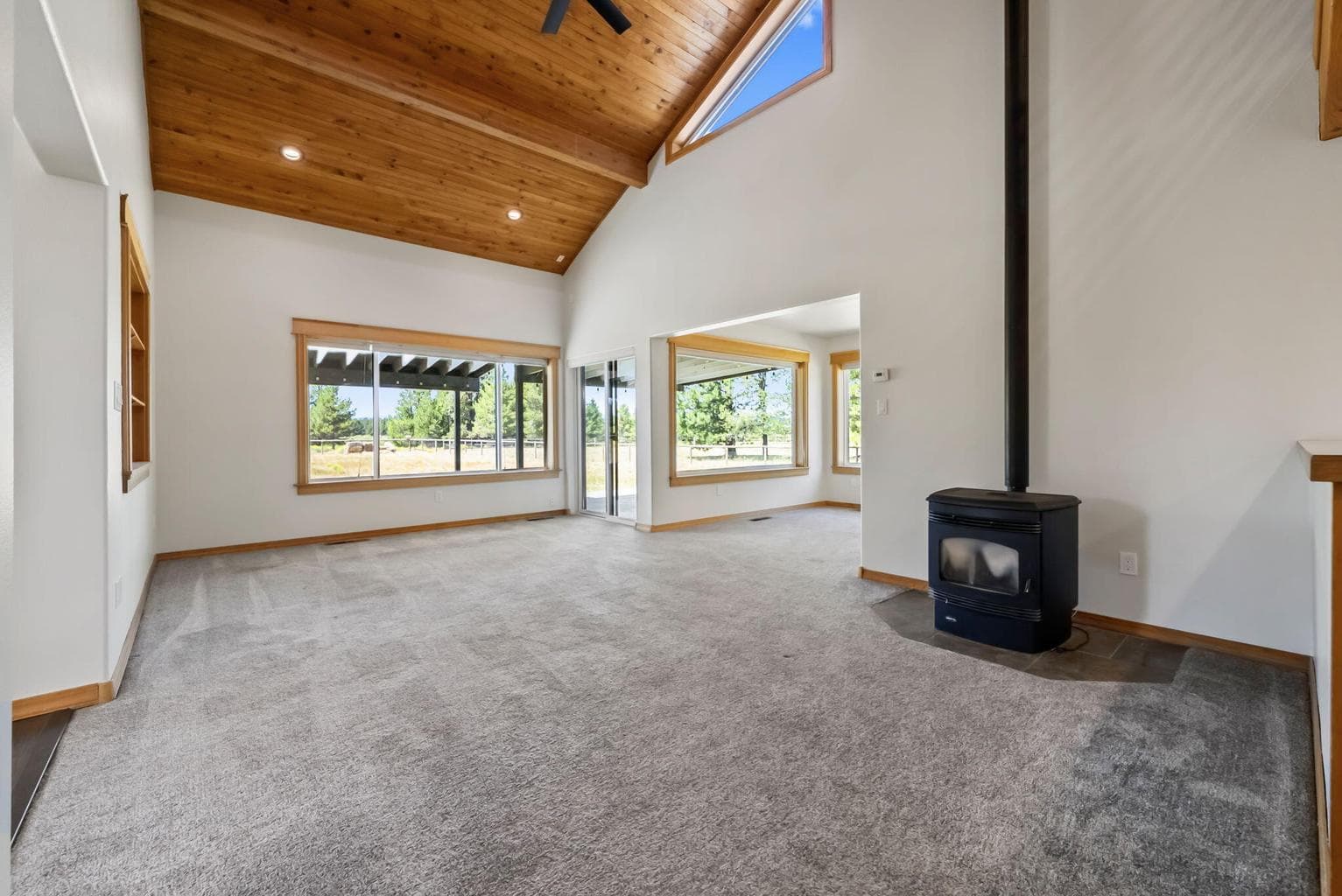 Photo of 55563 Huntington Road 10 of 42
