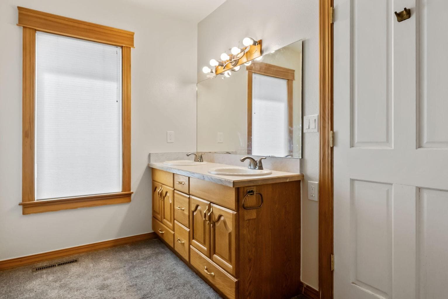 Photo of 55563 Huntington Road 31 of 42