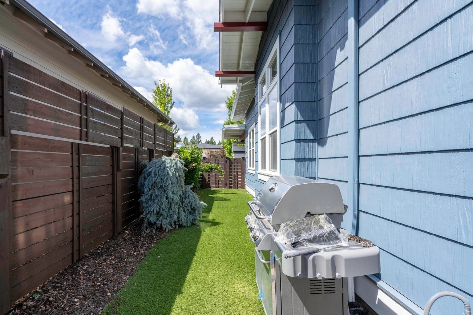 A place for BBQ and fenced for pets