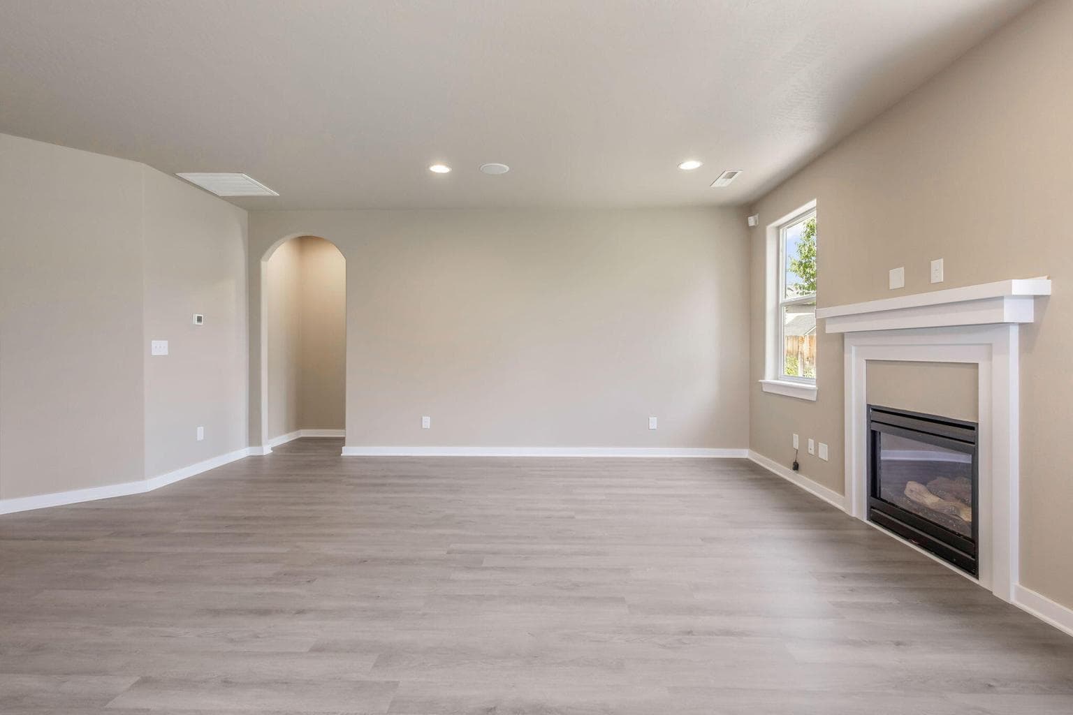 Photo of 815 NW Green Forest Circle 8 of 38