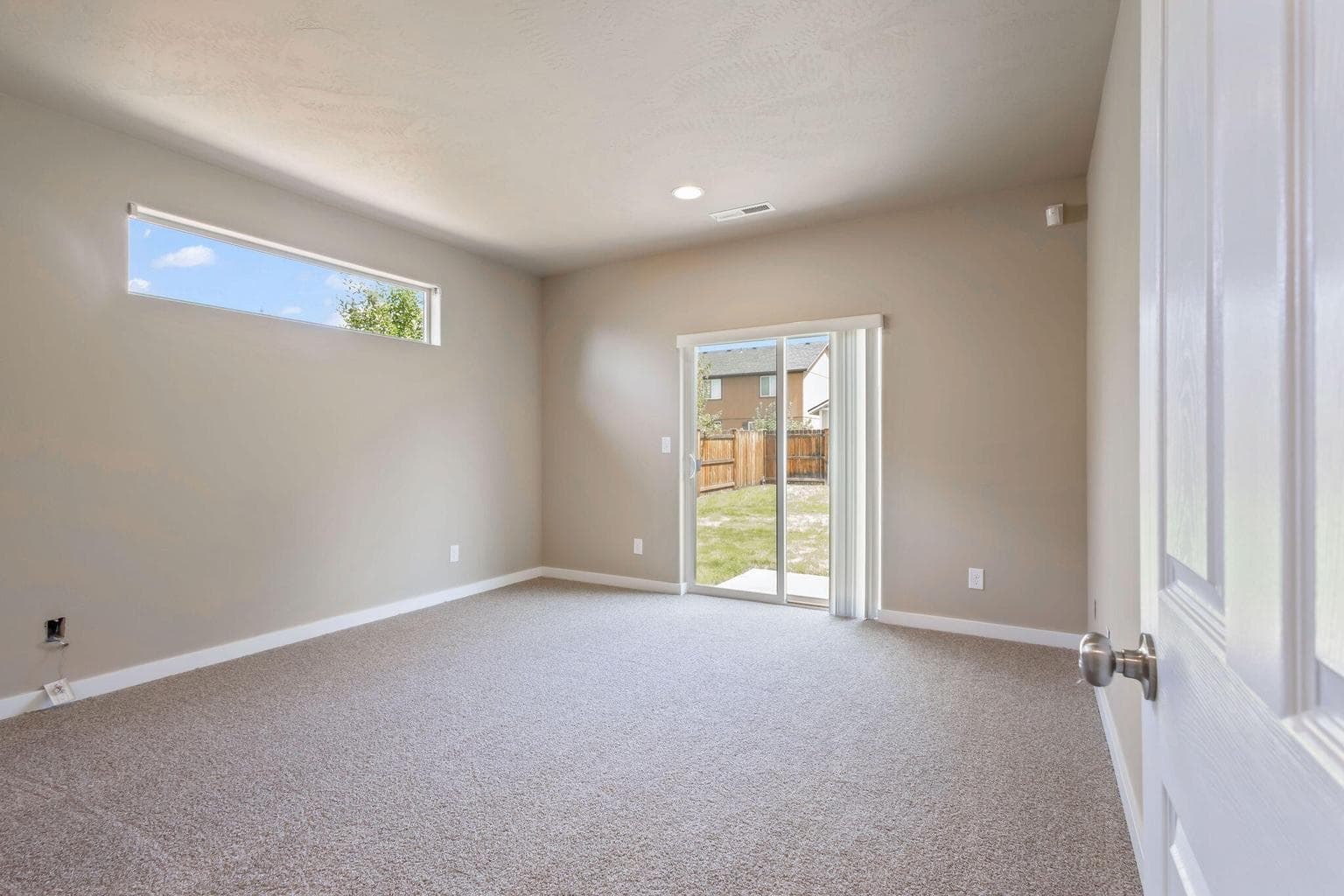Photo of 815 NW Green Forest Circle 19 of 38