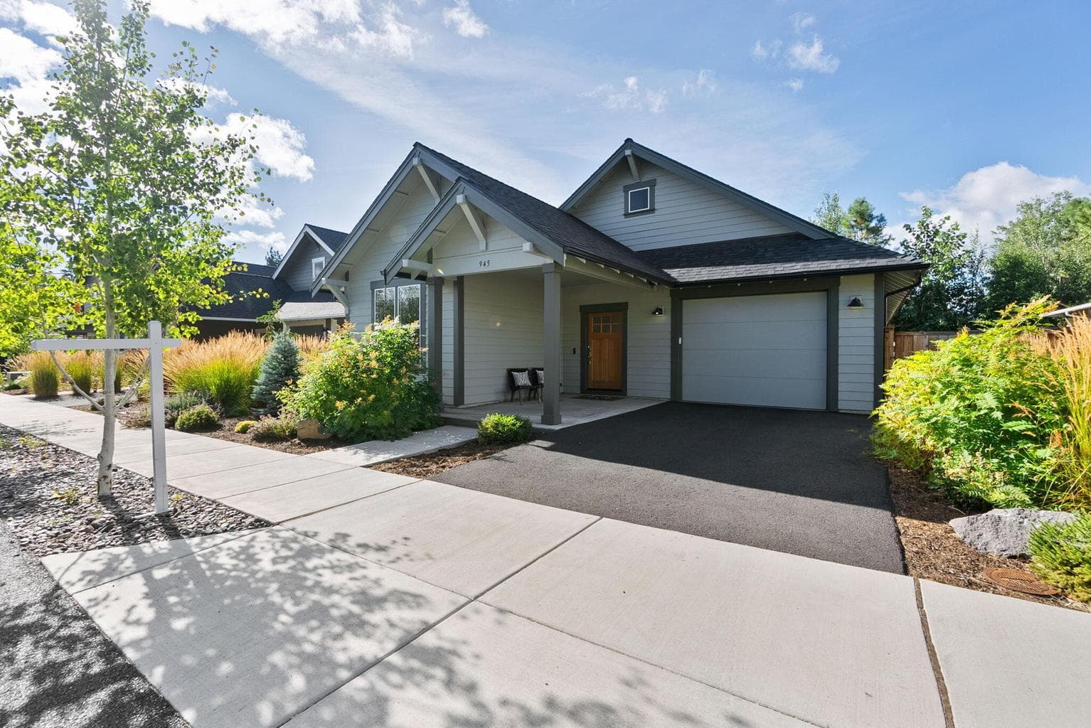 Photo of 945 E Horse Back Trail 32 of 49