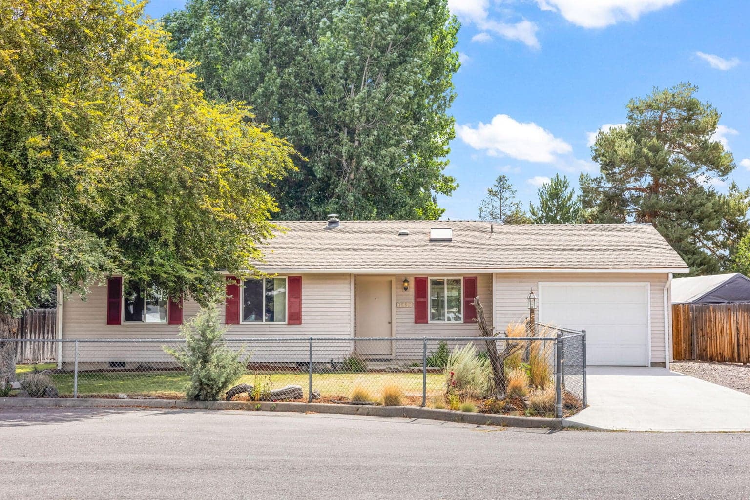 1552 Alabama, Prineville, 97754