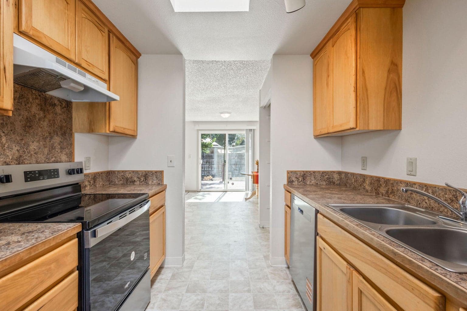 Photo of 1552 NE Alabama Way 13 of 34